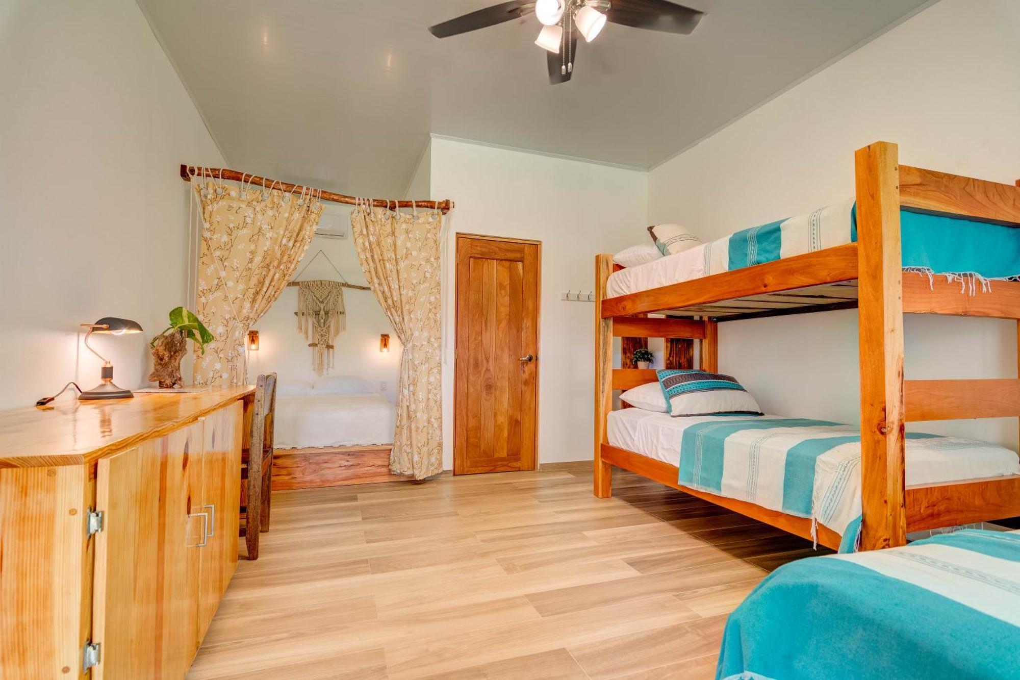 Beach Break Hotel & Surf Camp De Плайя-Венао Екстер'єр фото